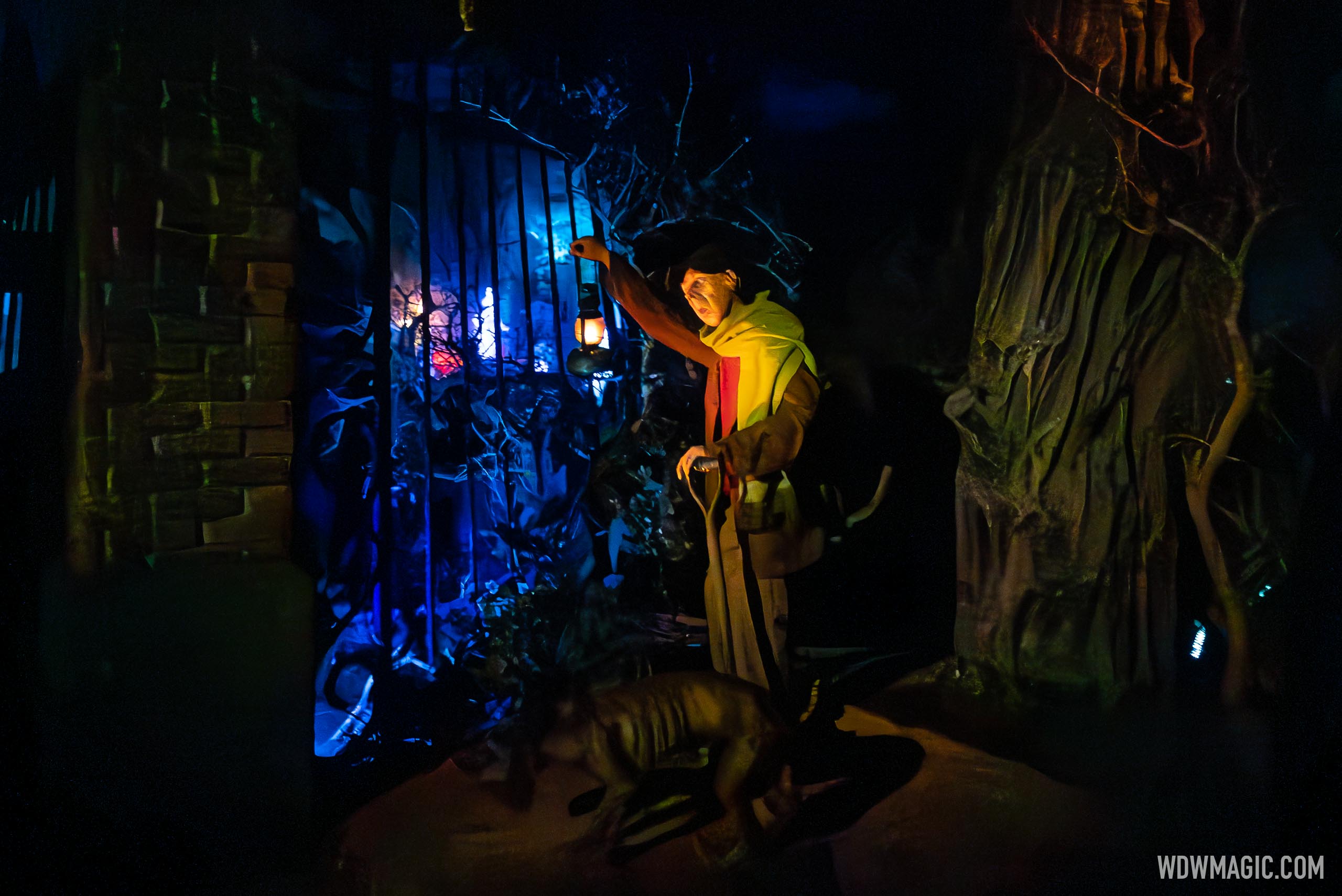 Renovated Haunted Mansion Reopens At Magic Kingdom What S Changed