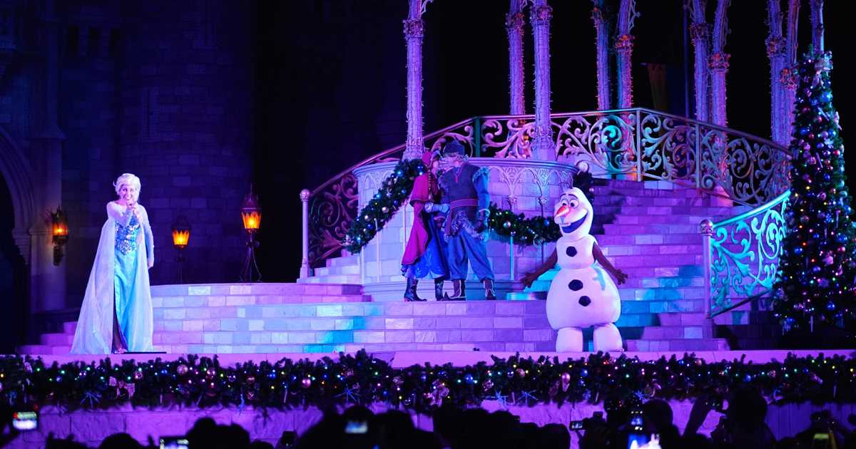 A Frozen Holiday Wish opening show - Photo 5 of 11