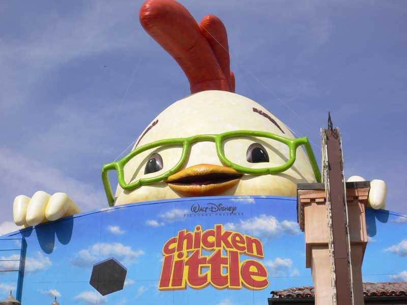 Giant Chicken Little promo - Photo 2 of 2