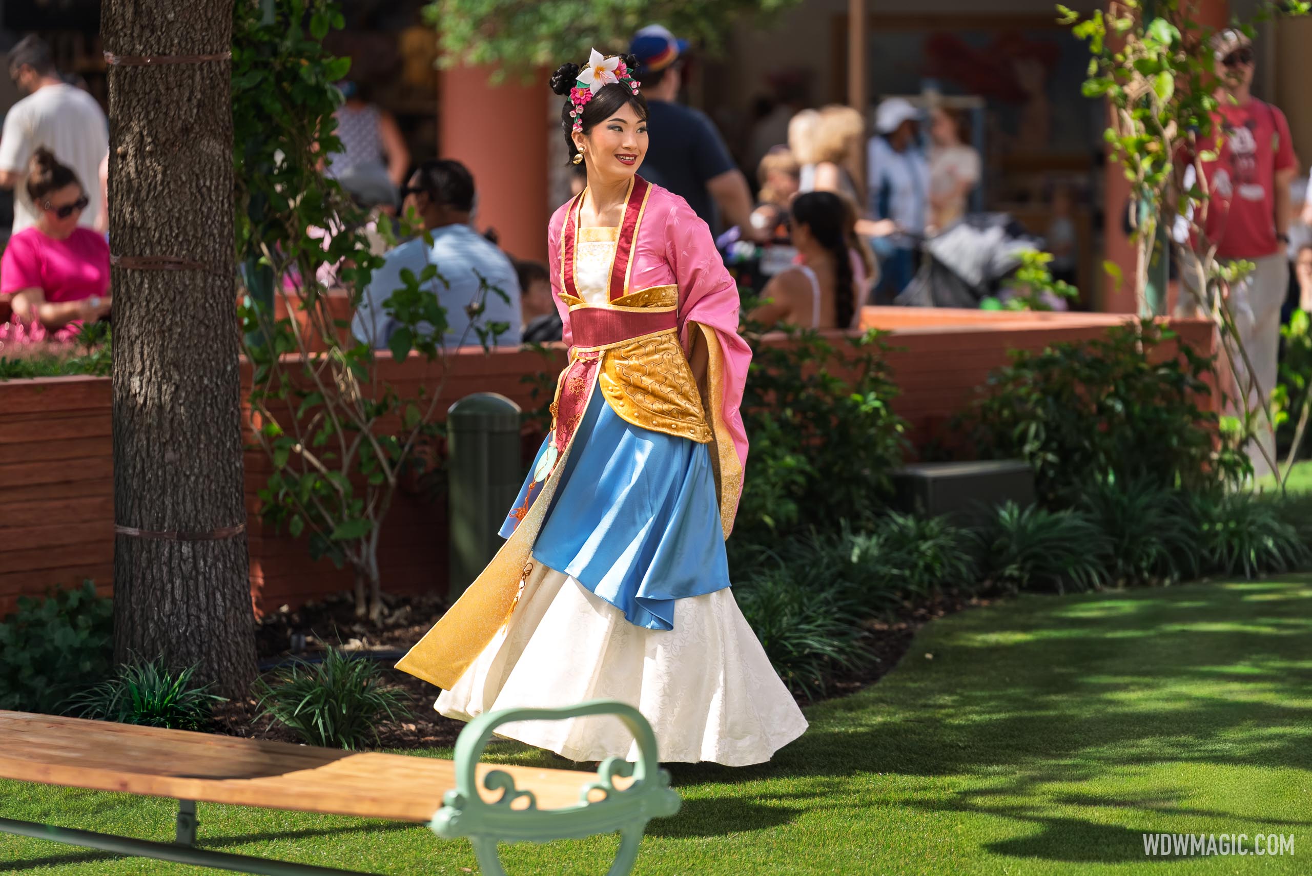 Free-Roaming Characters in the Walt Disney Studios Courtyard - Photo 11 ...