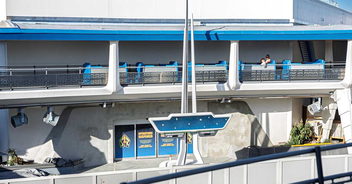 New Buzz Lightyear Marquee Installation at Magic Kingdom