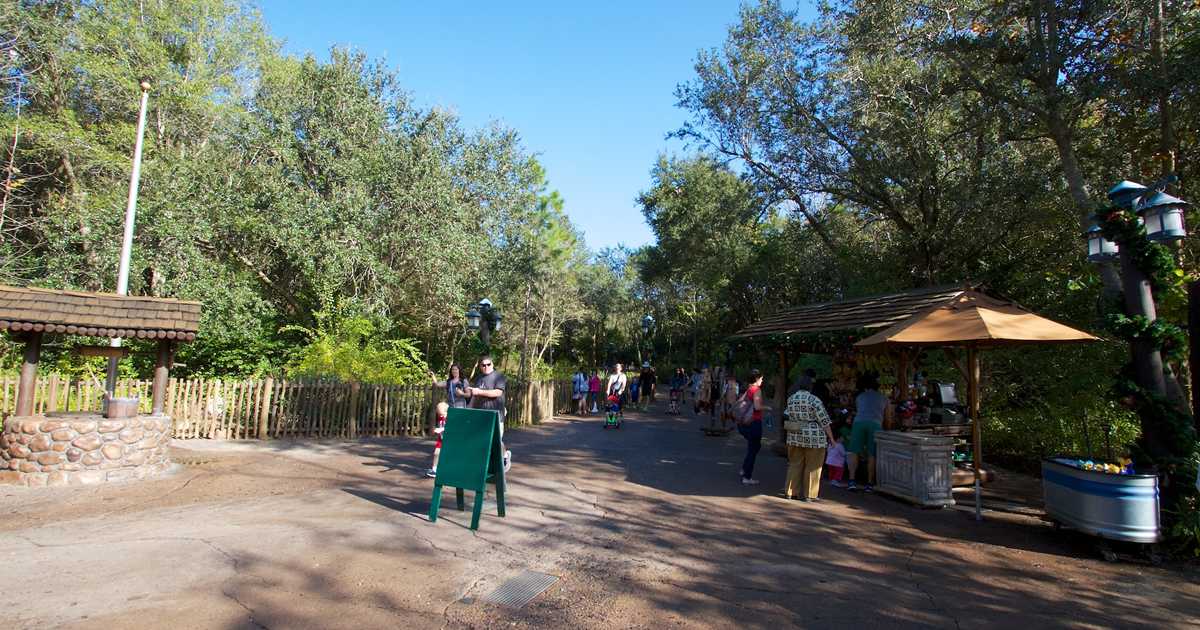 Camp Minnie-Mickey walkthrough on final day of operation - Photo 14 of 36