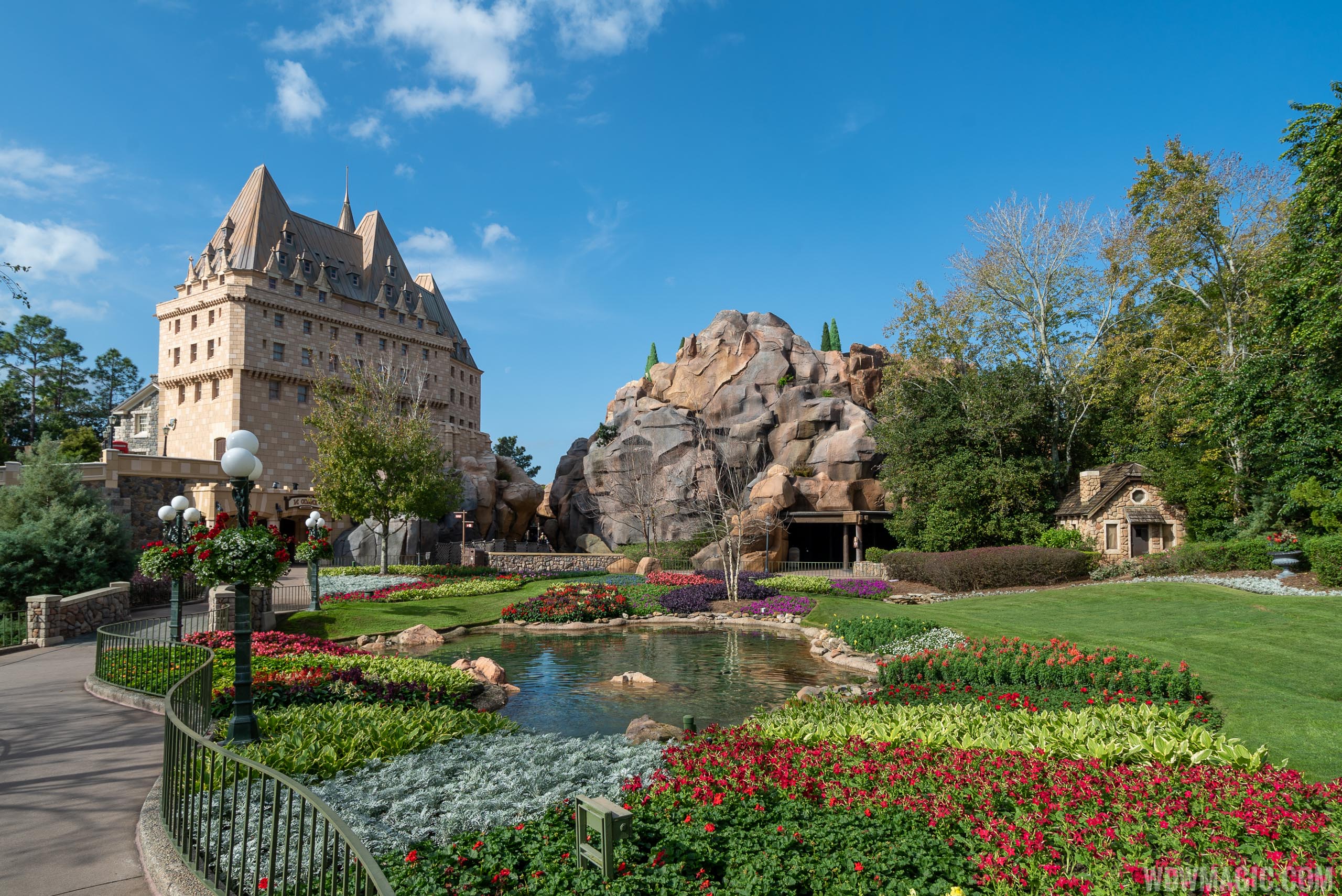 Canada Far and Wide overview Photo 2 of 6