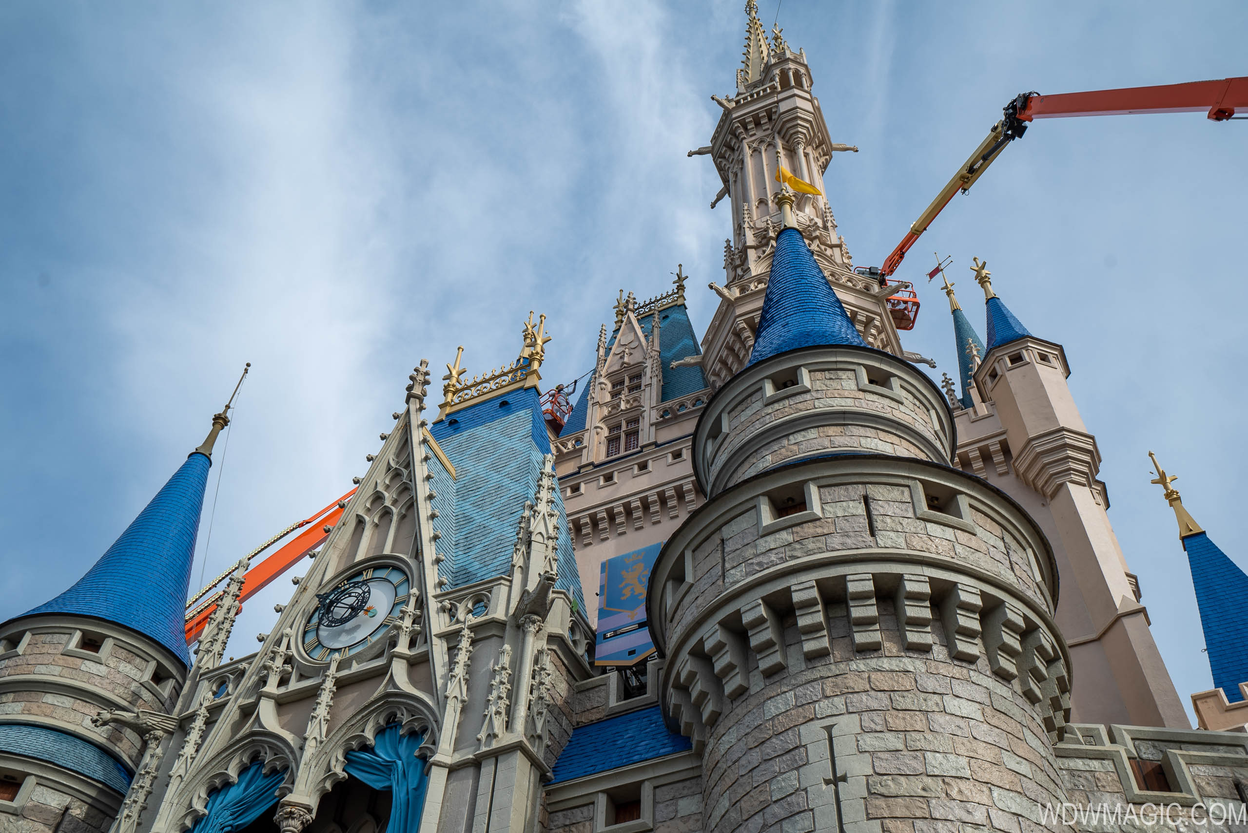 Photos Cinderella Castle S New Paint Scheme Begins To Take Shape