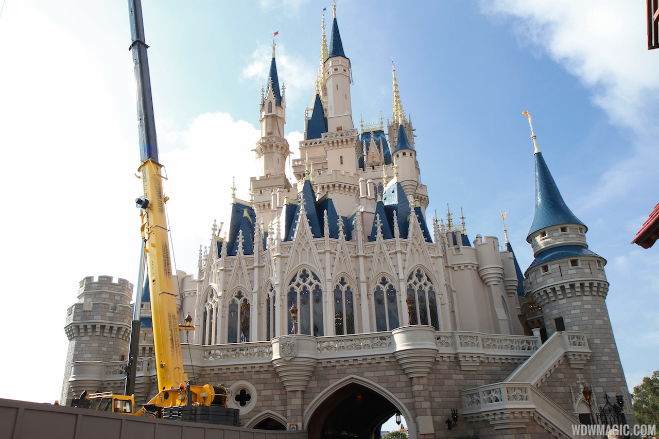 PHOTOS Cinderella Castle Dreamlight installation in the Magic Kingdom