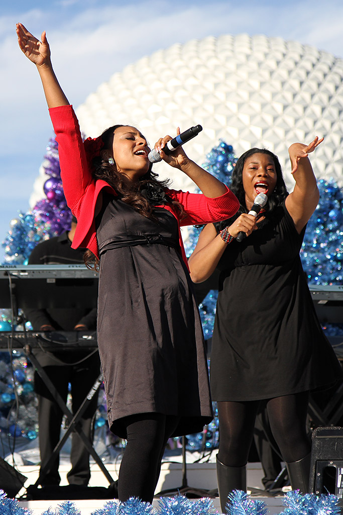 D'Vine Voices opening day performance - Photo 8 of 12