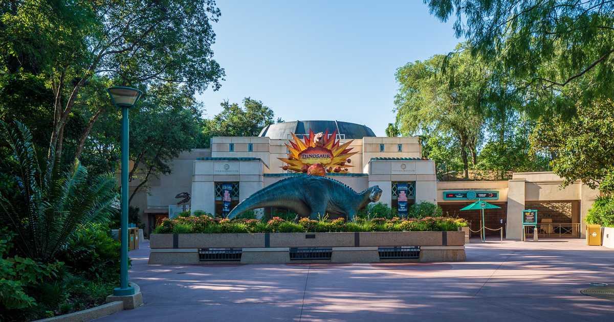 DINOSAUR POV - Complete Ride Through at Disney's Animal Kingdom