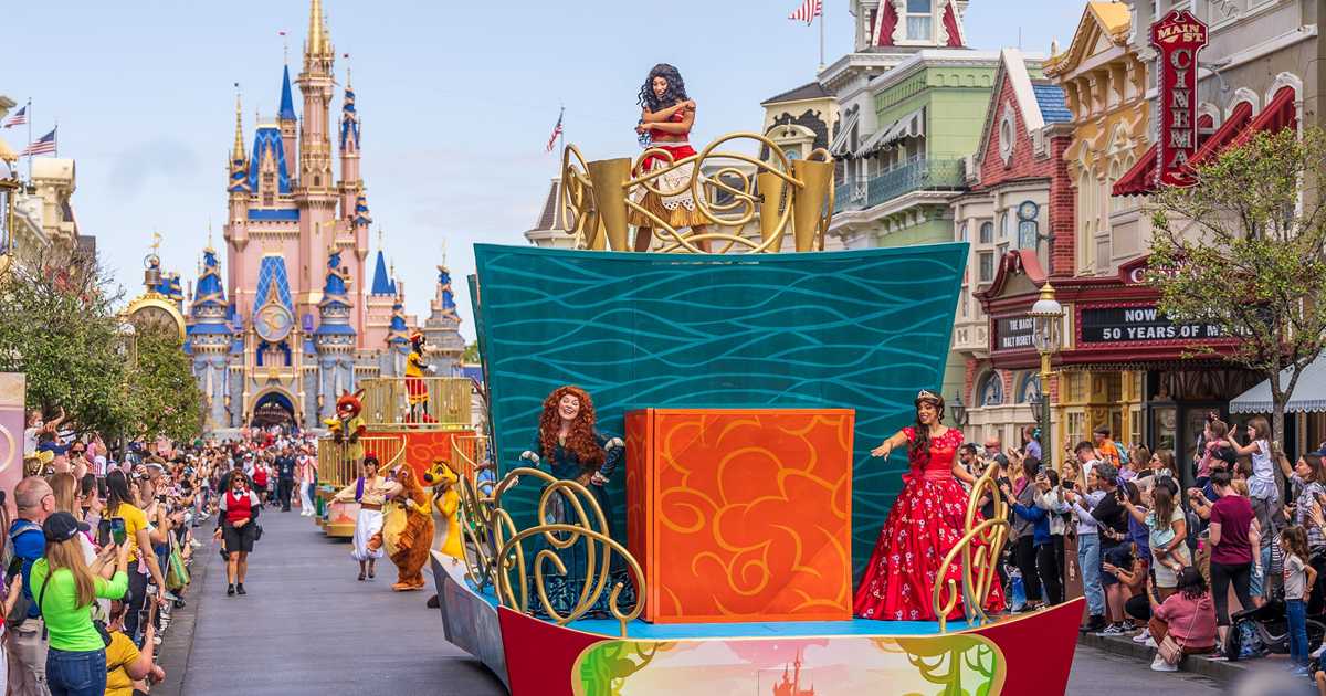 Disney Adventure Friends Cavalcade opening performance - Photo 12 of 20