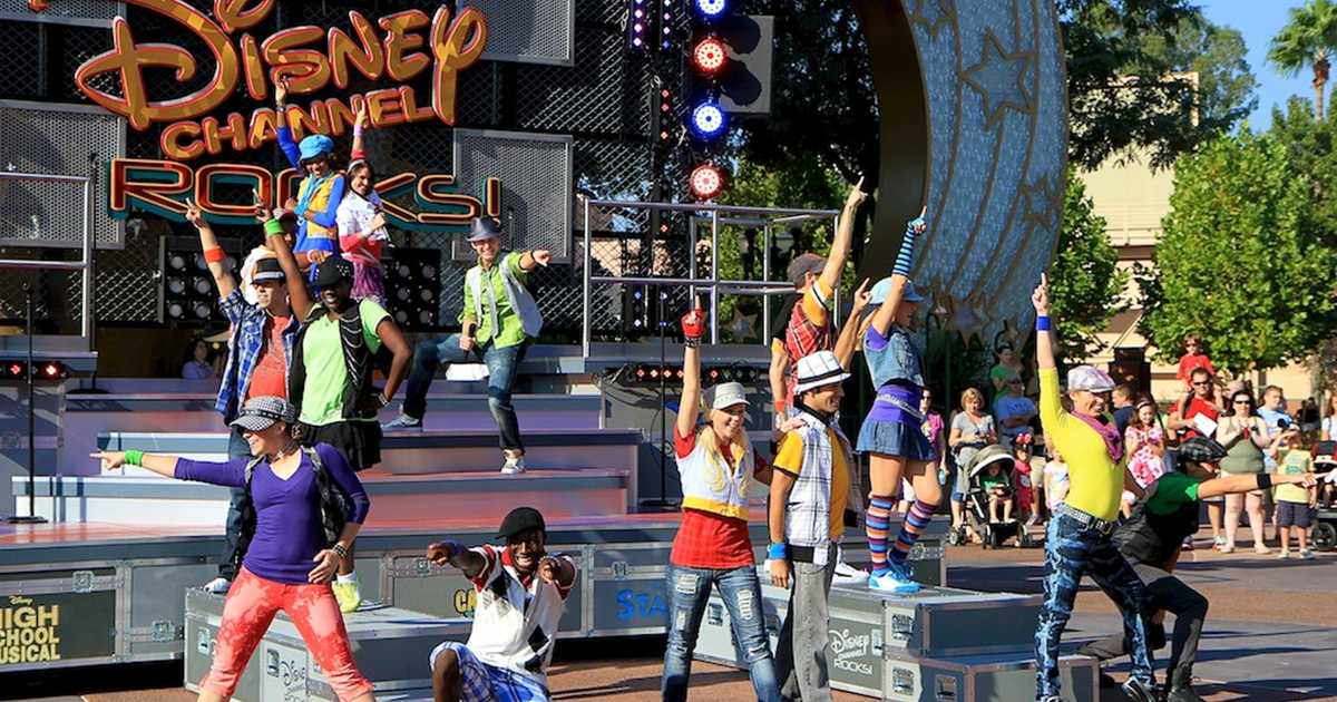 Opening day first performance - Photo 7 of 50