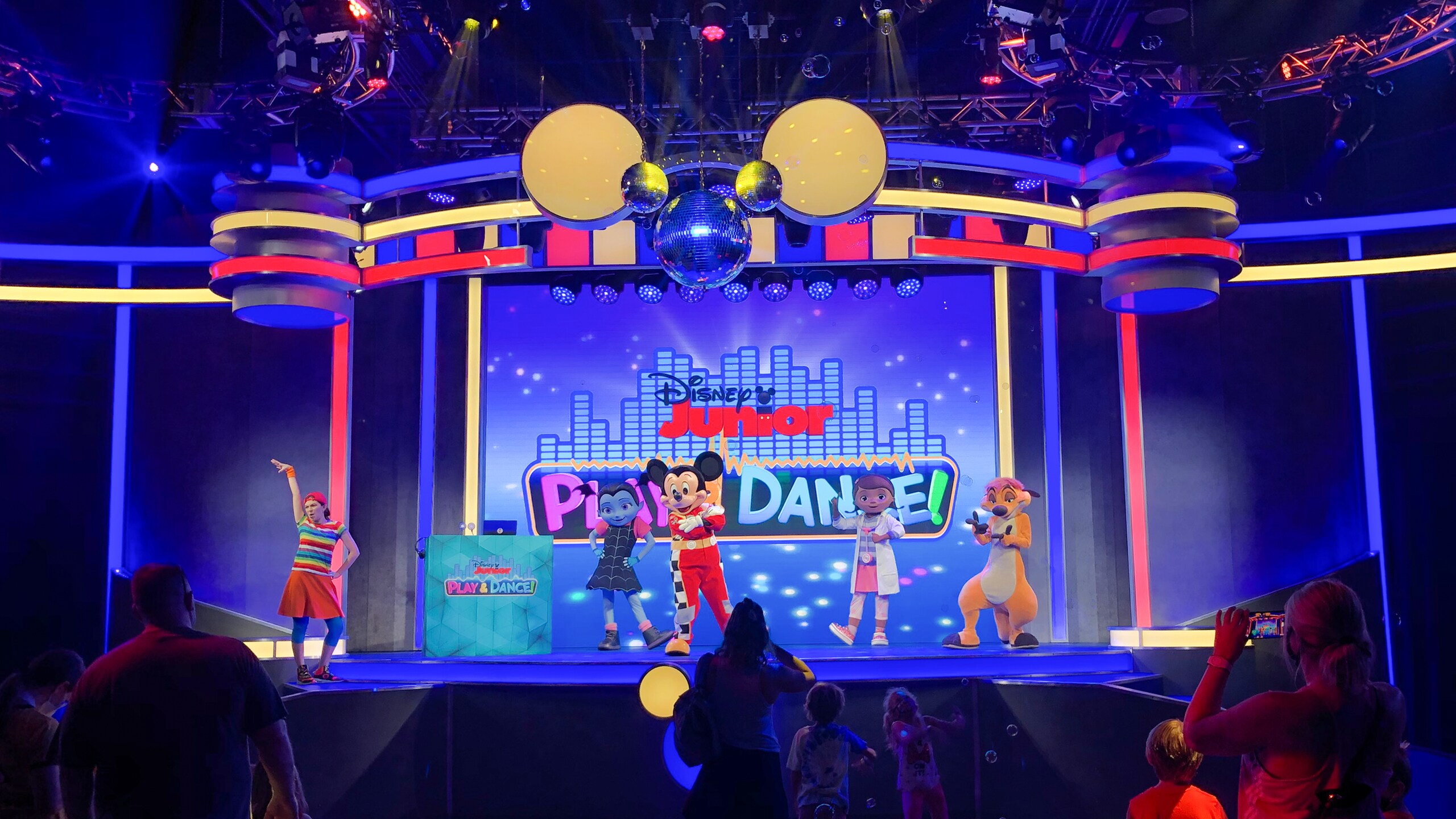 キッズ・ファミリー Disney World of English Straight Play ストレート・プレイ｜【公式】「ディズニー英語システム」（DWE
