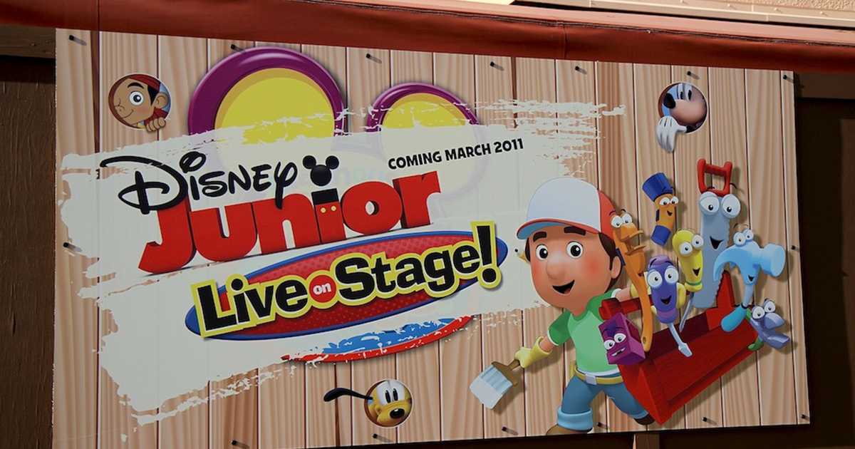 Disney Junior Live On Stage Pre Opening Exterior Photo 3 Of 3 - barneys open house live on stage roblox