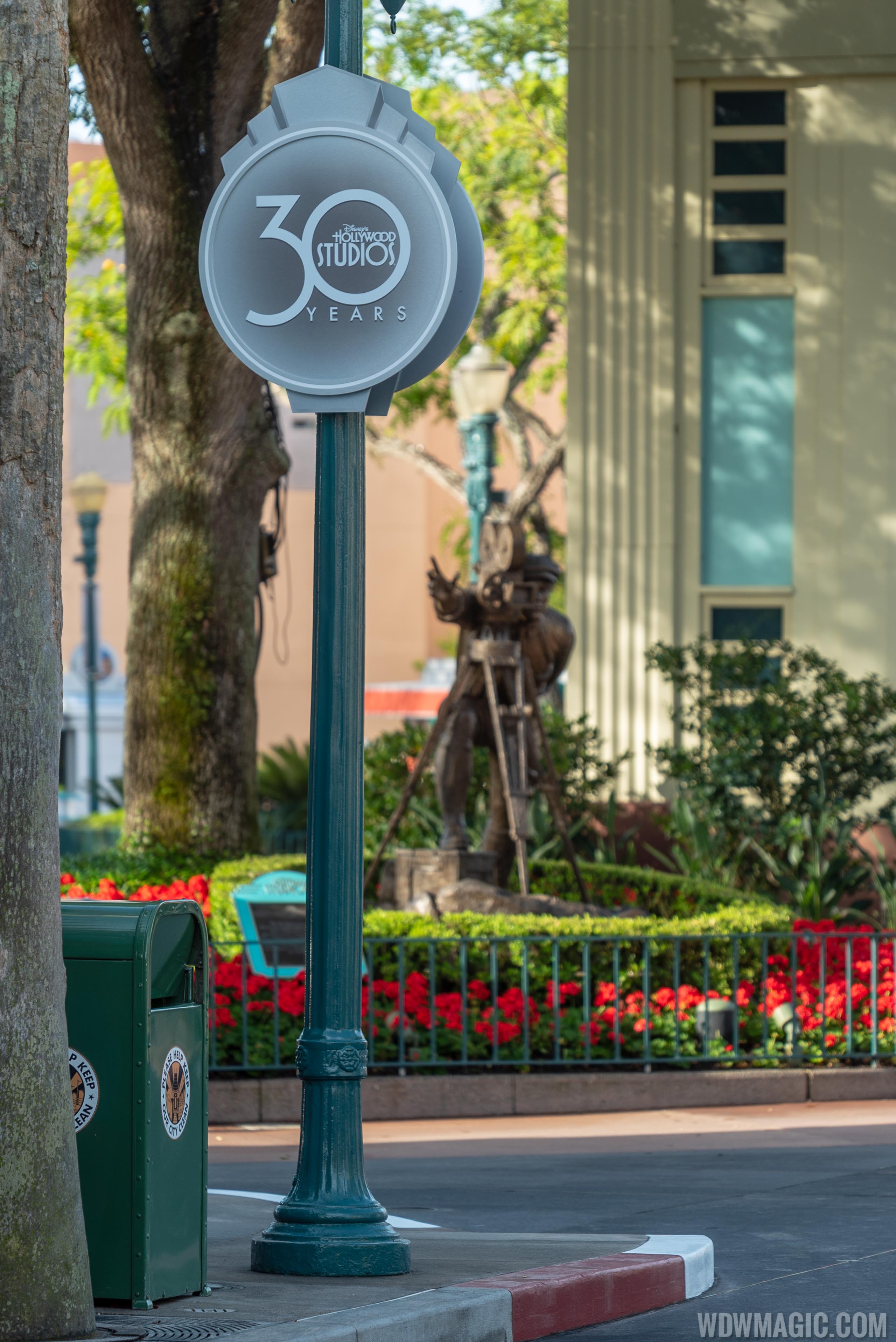 Photos 30th Anniversary Decorations At Disney S Hollywood Studios