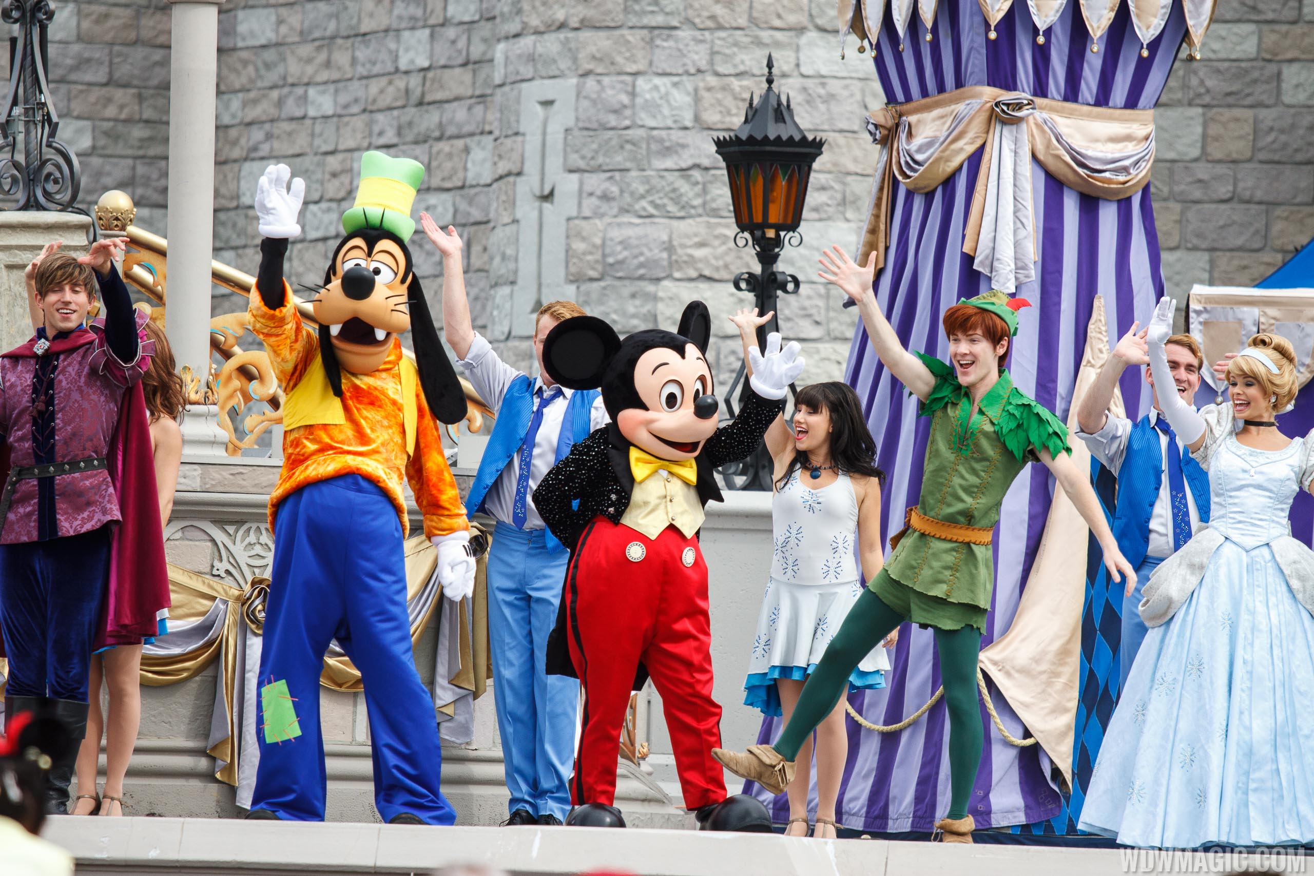 Dream Along with Mickey refurbishment extended