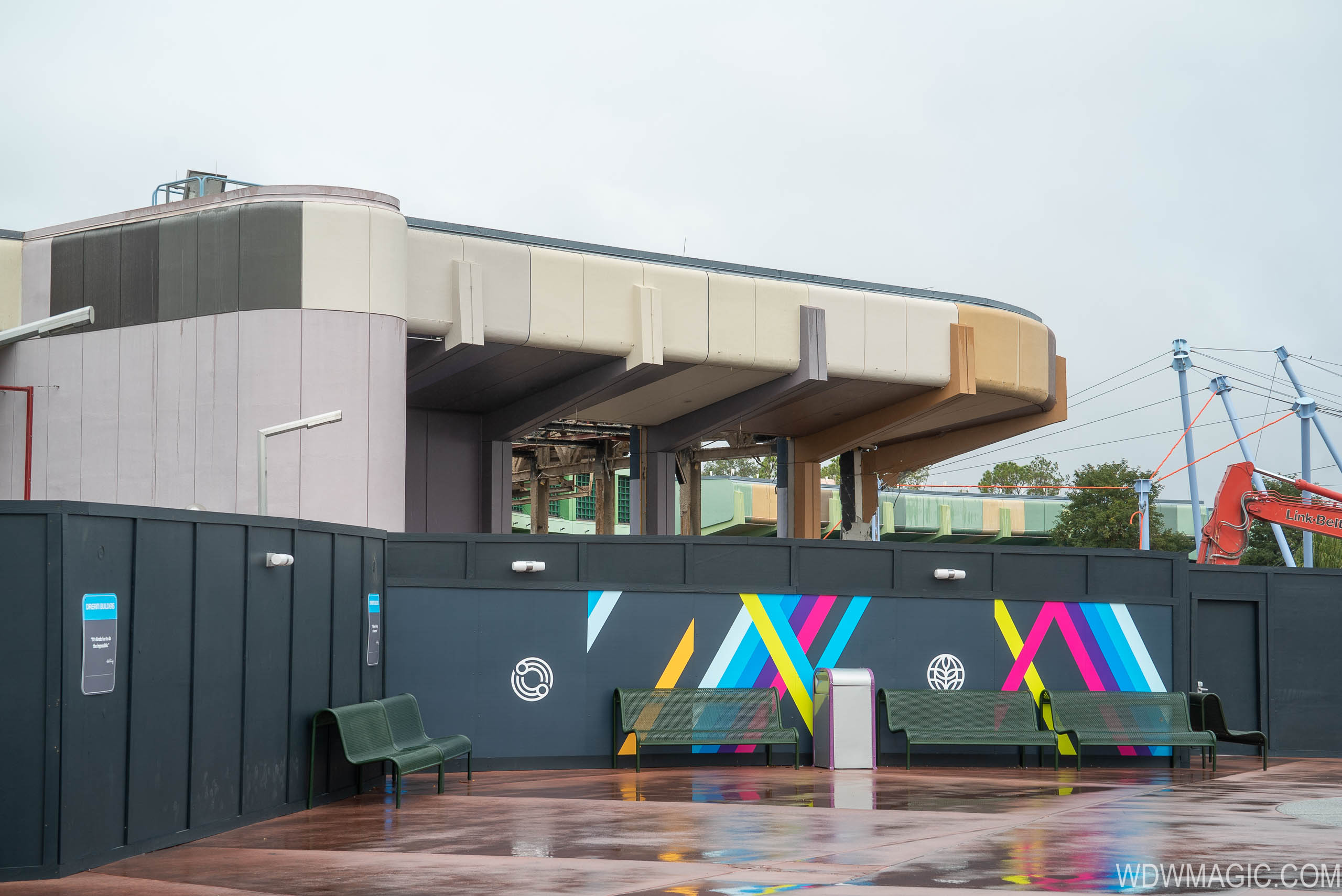 Epcot Future World West Demolition and Construction Walls - December 12 ...
