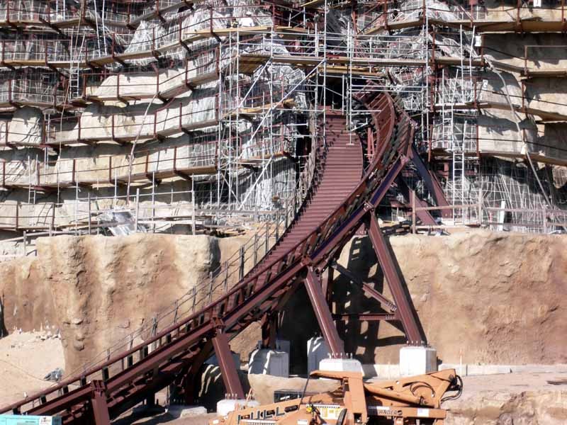 Expedition Everest construction