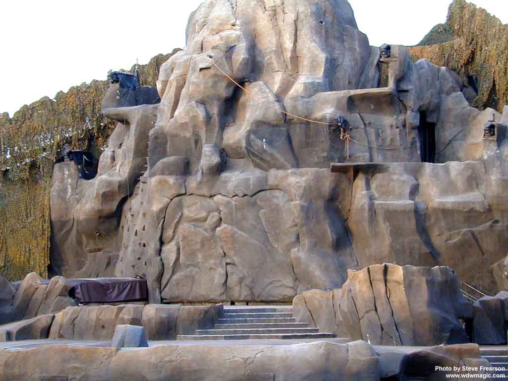 Inside The Hollywood Hills Amphitheater Photo 7 Of 16