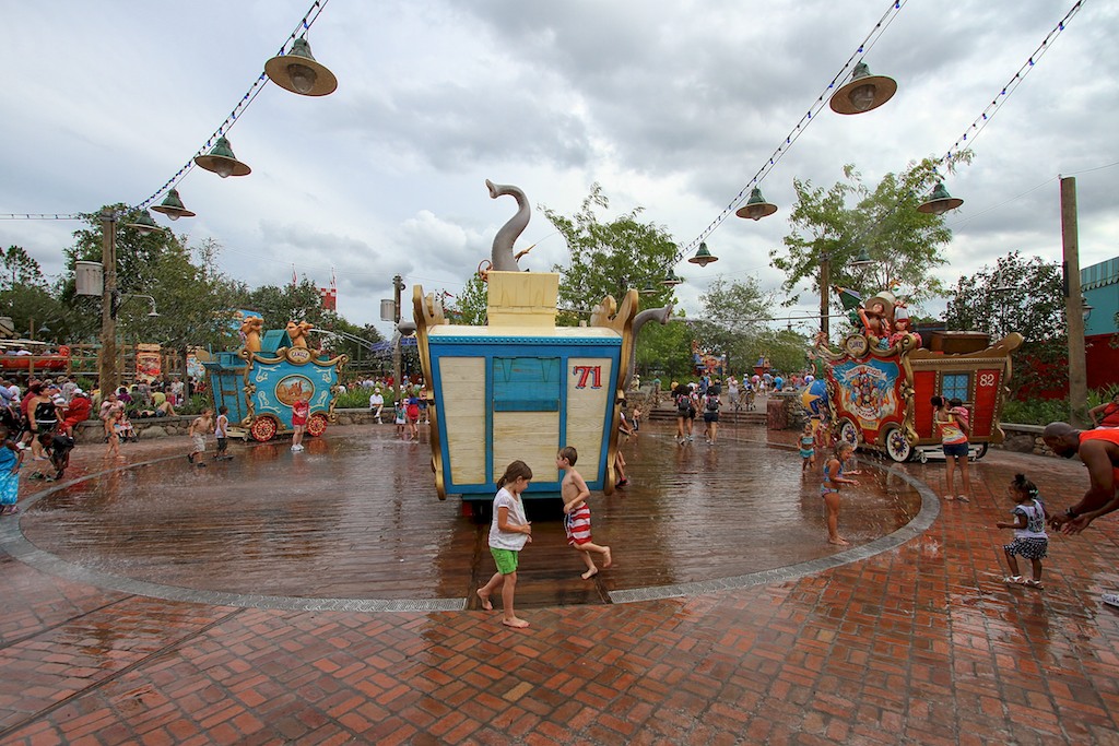 Casey Jr Splash 'N' Soak Station - Photo 2 of 11