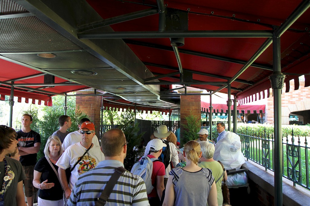 New Interactive Queue Walk through Photo 1 Of 24