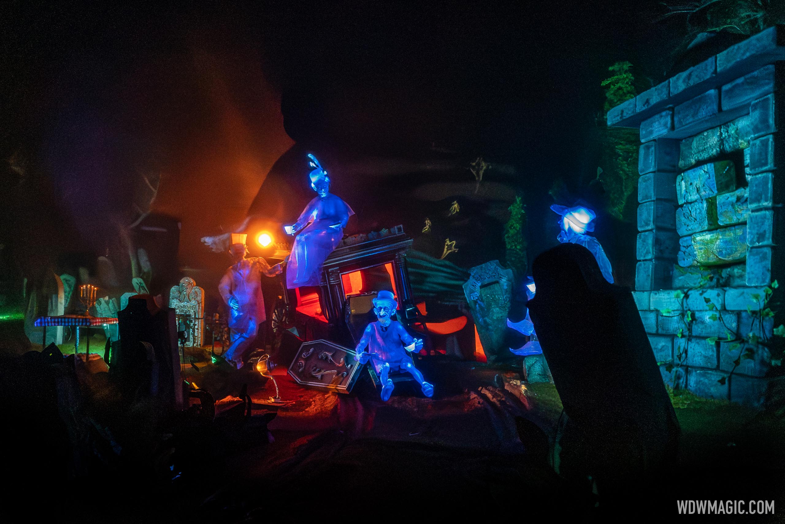 Disney brings the Haunted Mansion to your mailbox with the Ghost ...