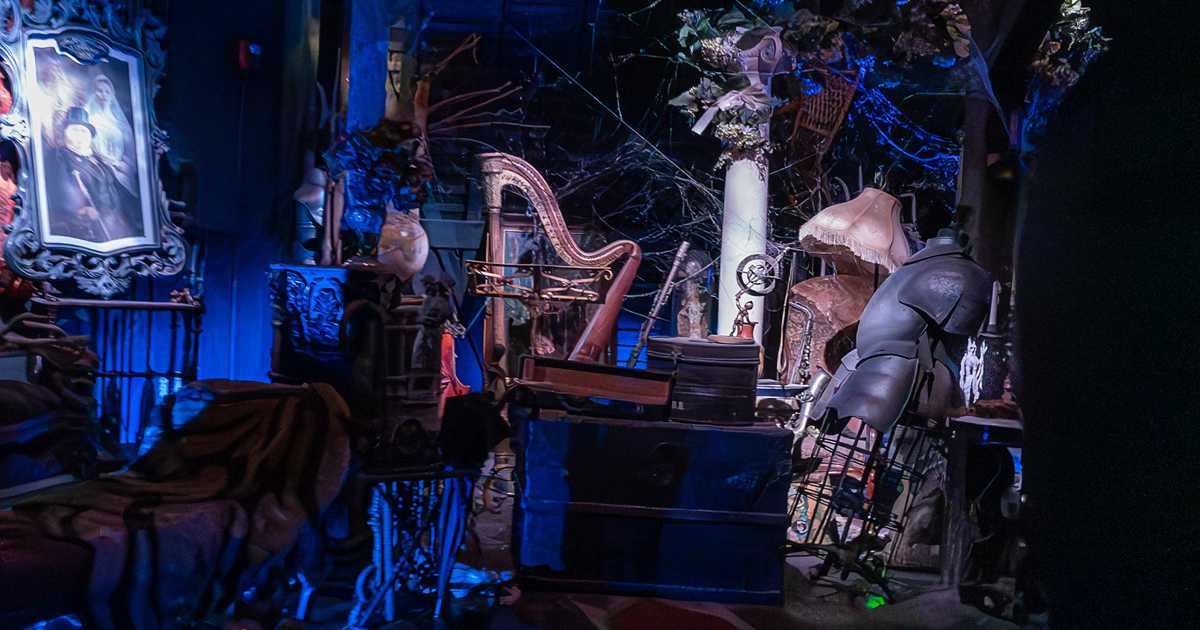 'Museum of the Weird' Candle Man at Haunted Mansion - Photo 4 of 4