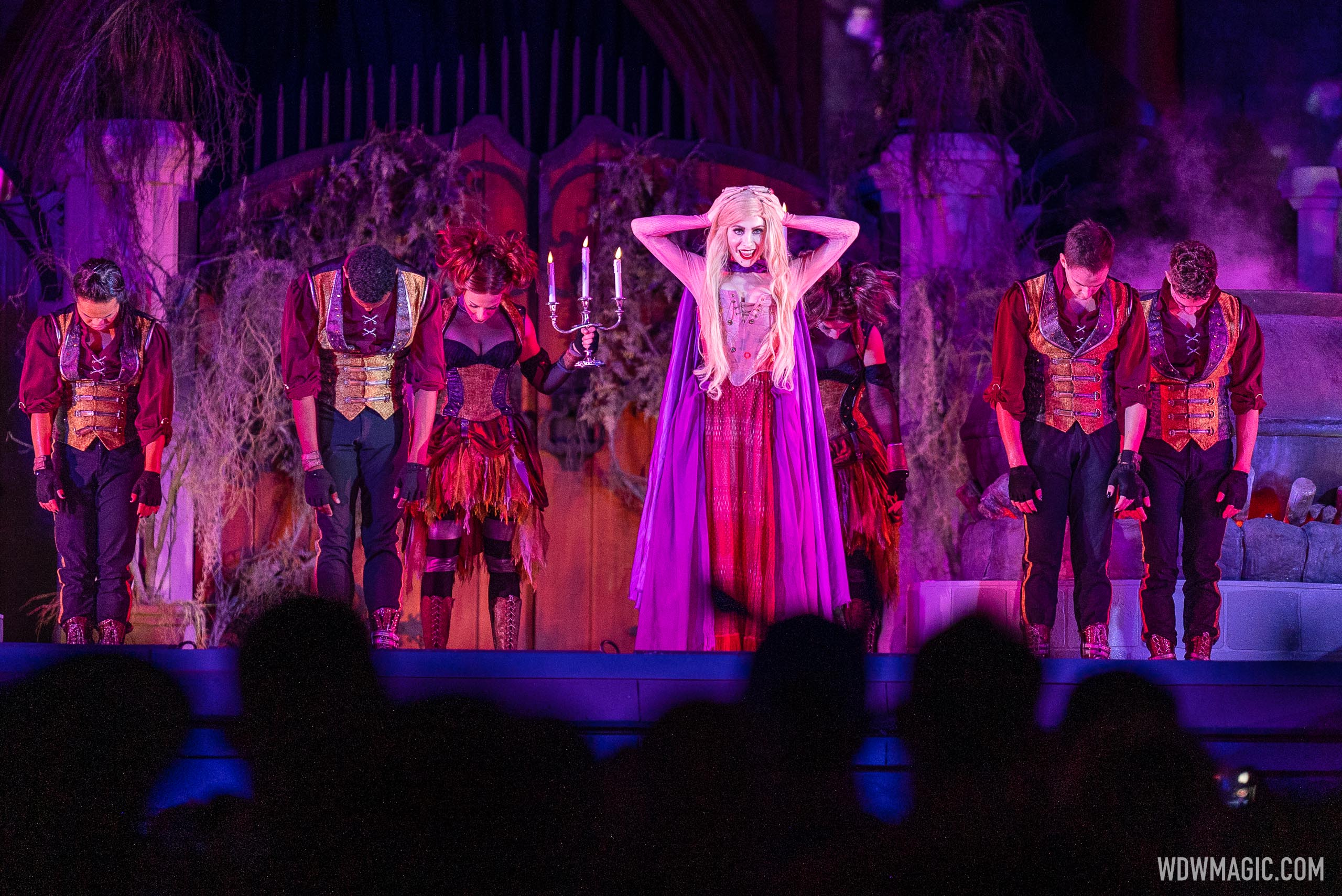 Hocus Pocus Villain Spelltacular 2022 - Photo 11 of 39