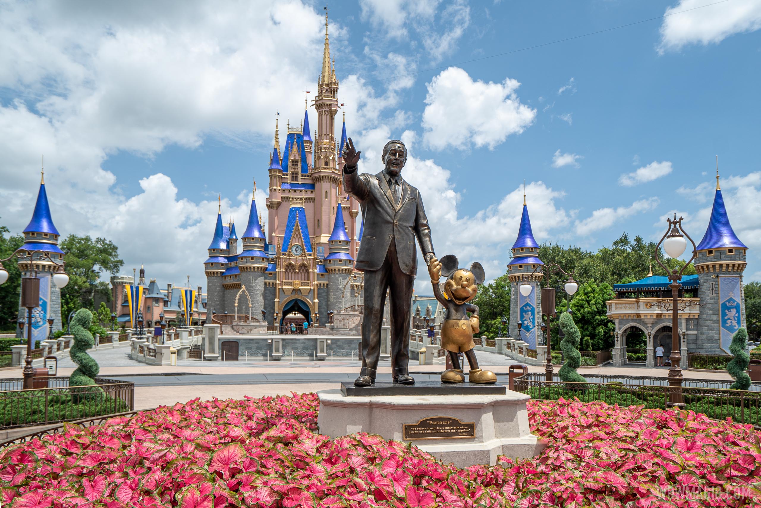 disney world parks evening magic kingdom