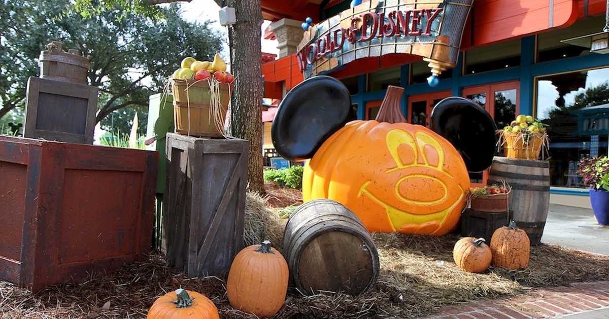 Downtown Disney Halloween decorations Photo 3 of 4