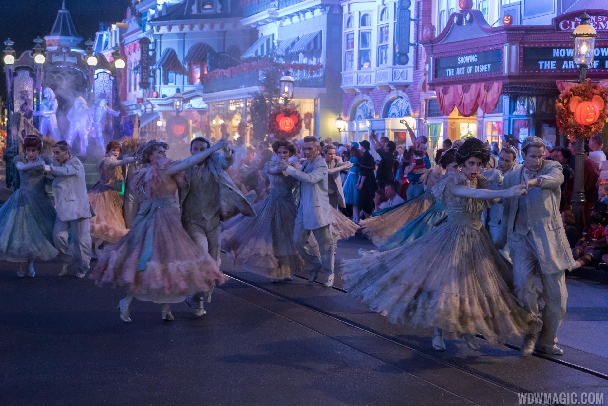 mickeys boo to you halloween parade 2015