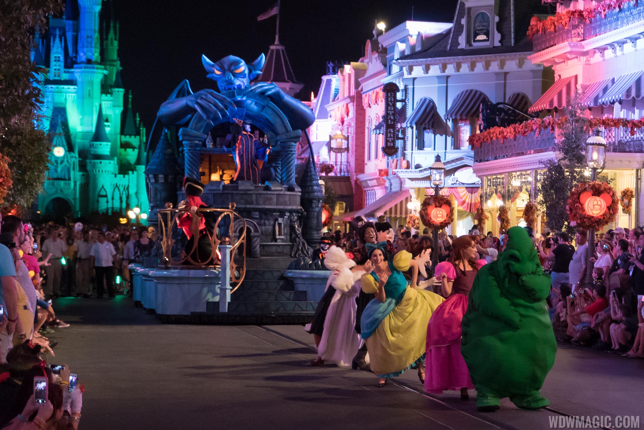 mickeys boo to you halloween parade 2015