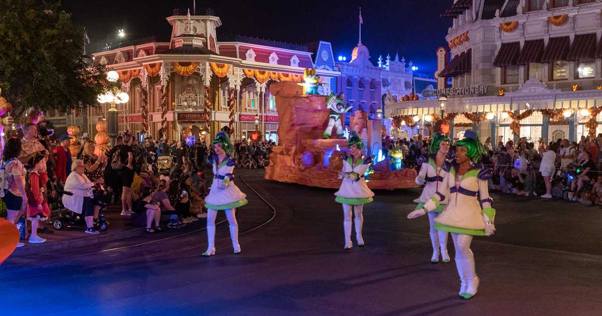 New additions to Mickey's Boo To You Halloween Parade 2019 - Photo 10 of 11