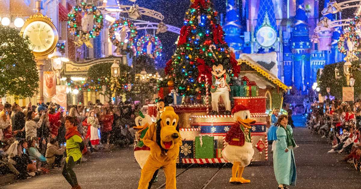 Mickey’s Once Upon a Christmastime Parade 2021 - Photo 2 of 17