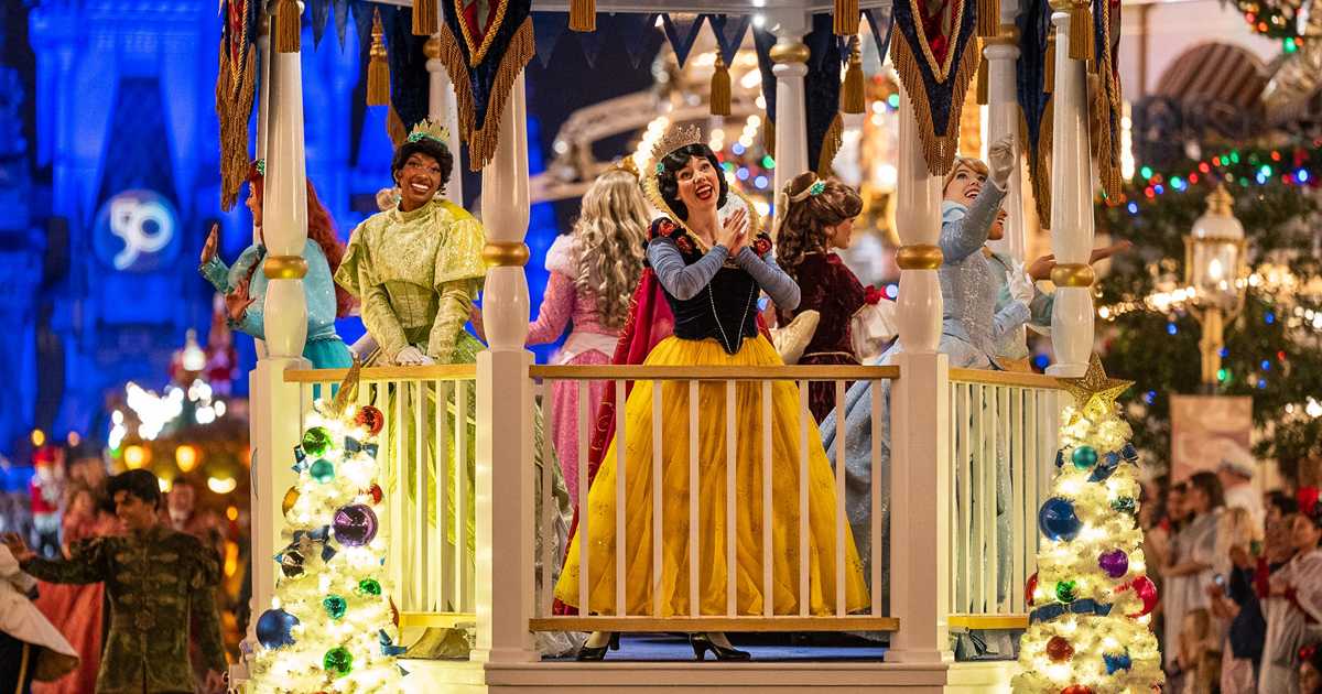 Mickeys Once Upon A Christmastime Parade 2022 Main Street U S A