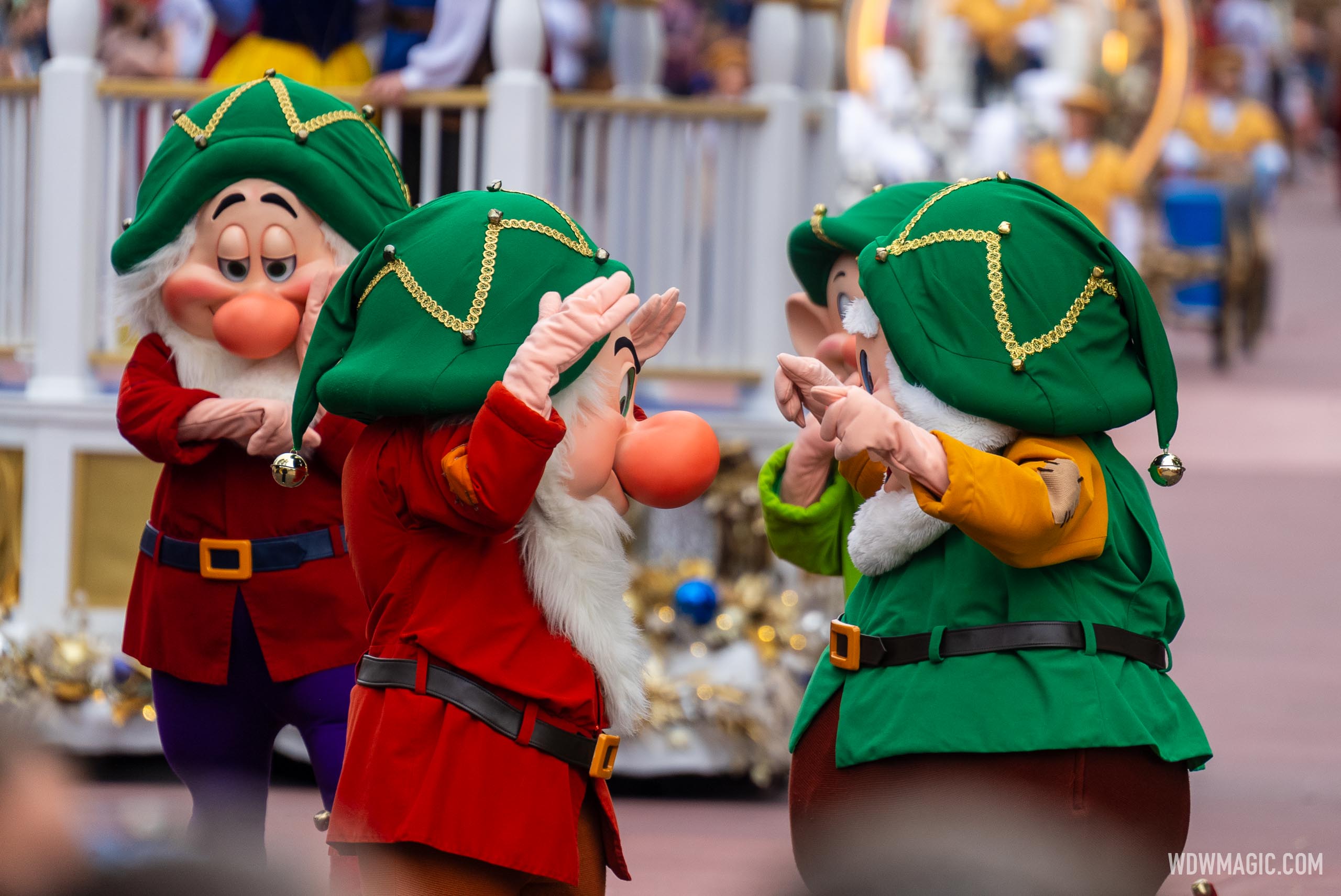 ABC Disney Parks Holiday Special Filming Continues at Magic Kingdom Today with Another Christmas Par