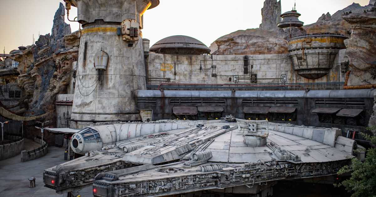 Millennium Falcon: Smugglers Run complete ride