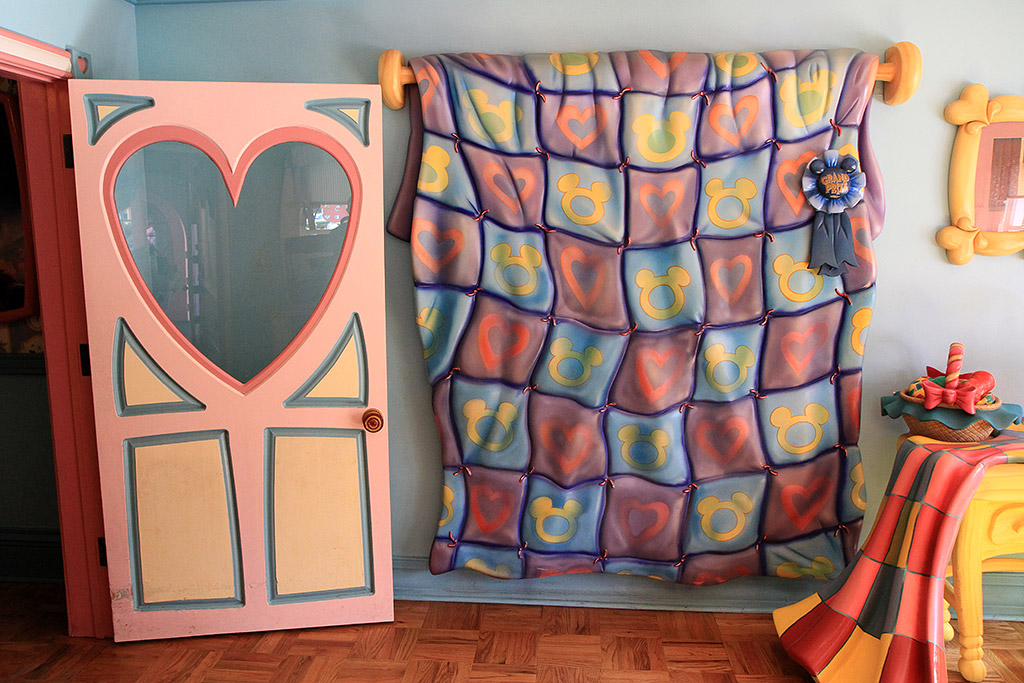 Minnie's Country House - interior - Photo 12 of 34