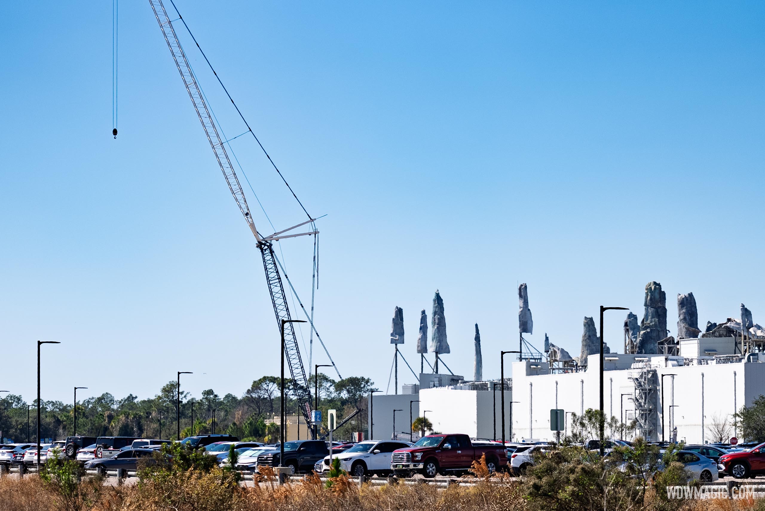 Heavy-Lift Crane Arrives for Monstropolis Coaster Construction - Photo ...