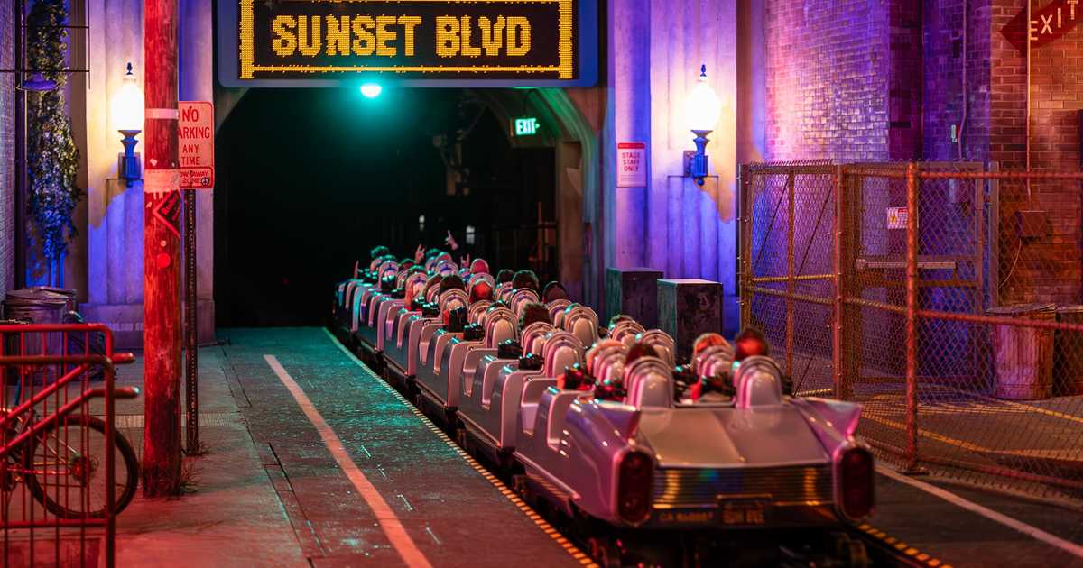 ボロ 00s AEROSMITH Rock'n Roller Coaster L Rock 'n' Roller Coaster Starring Aerosmith - YouTube