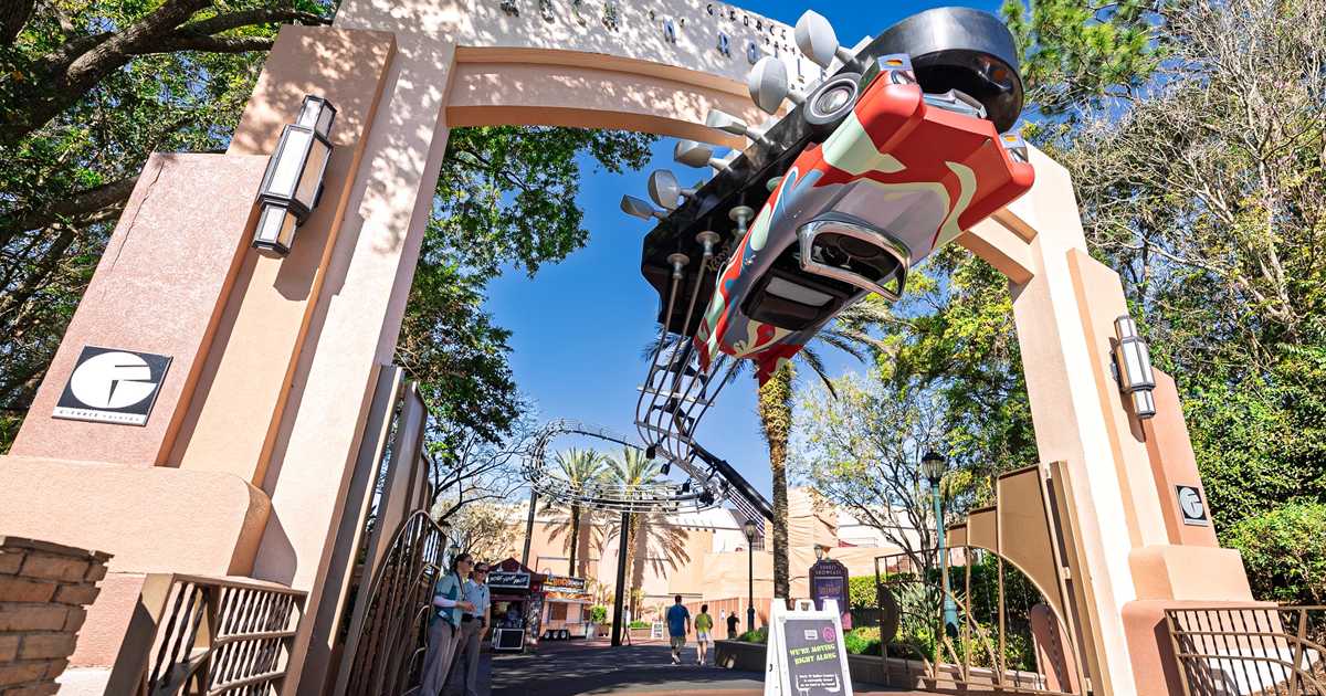 Rock 'n' Roller Coaster Latest Construction Progress