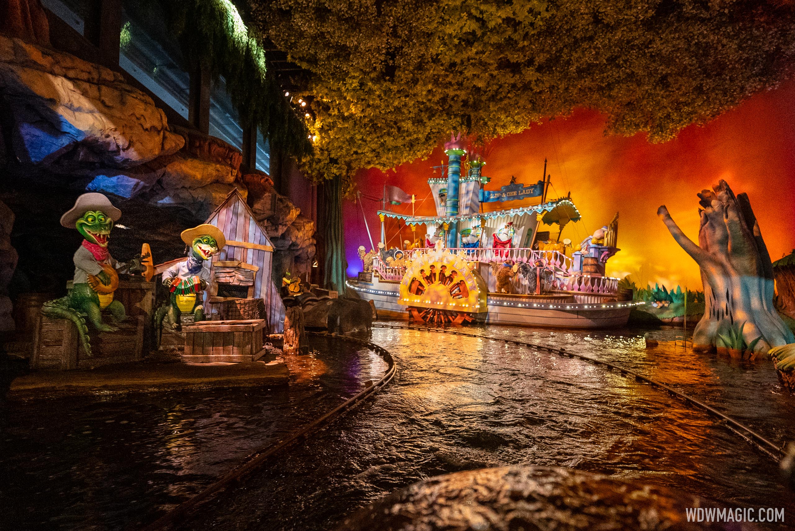 Splash Mountain indoor queue and onride Photo 47 of 59