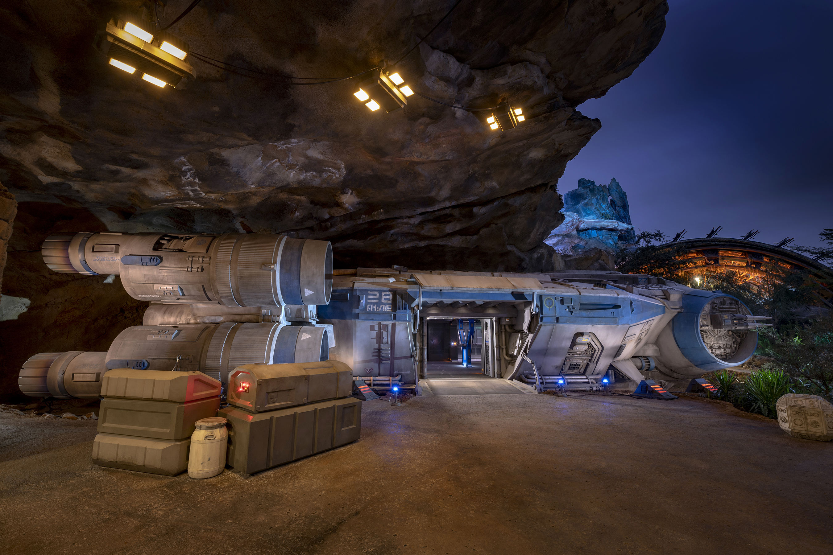 The I-TS, that takes you from the surface of Batuu into space