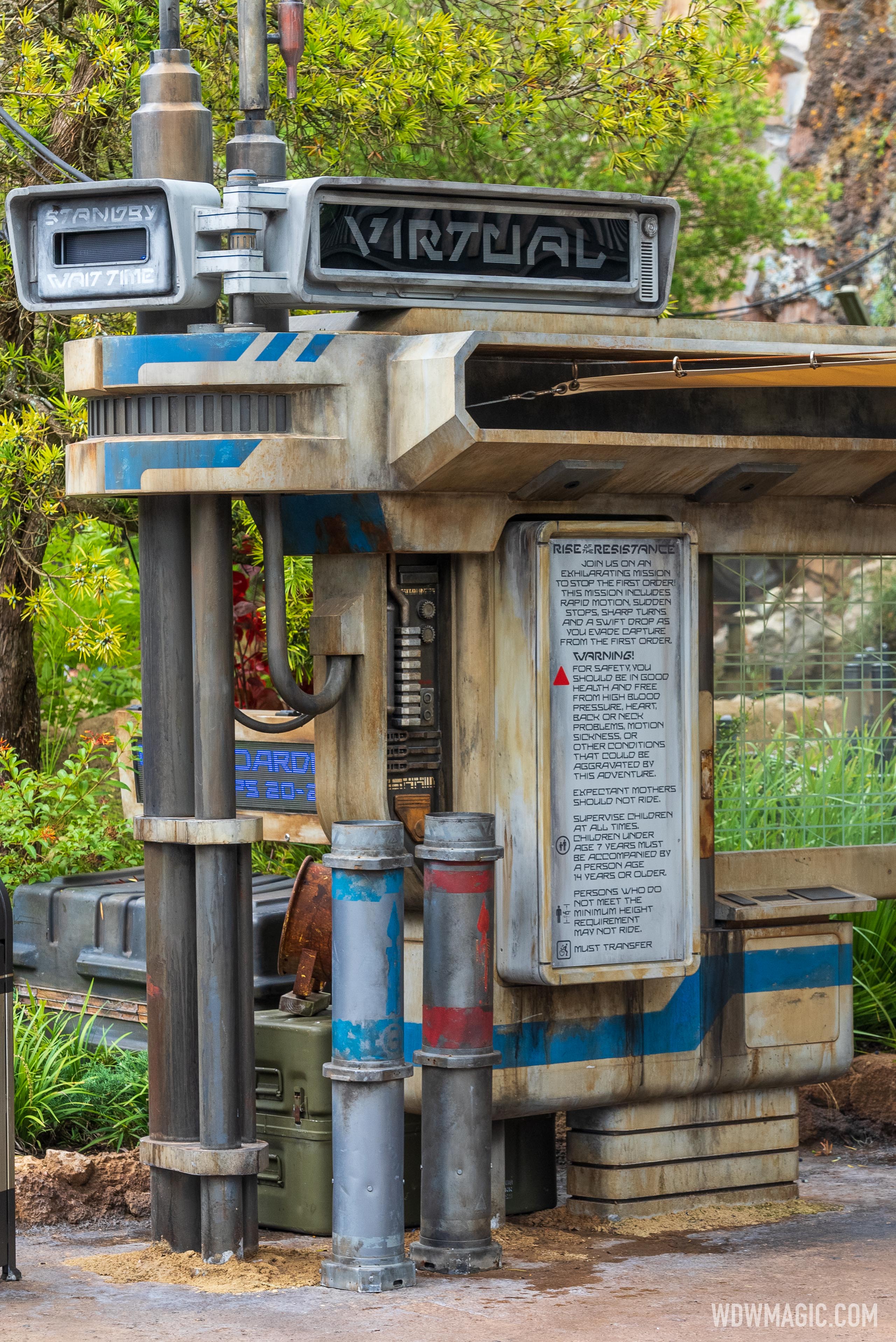 Lightning Lane signage at Star Wars Rise of the Resistance Photo 5 of 6