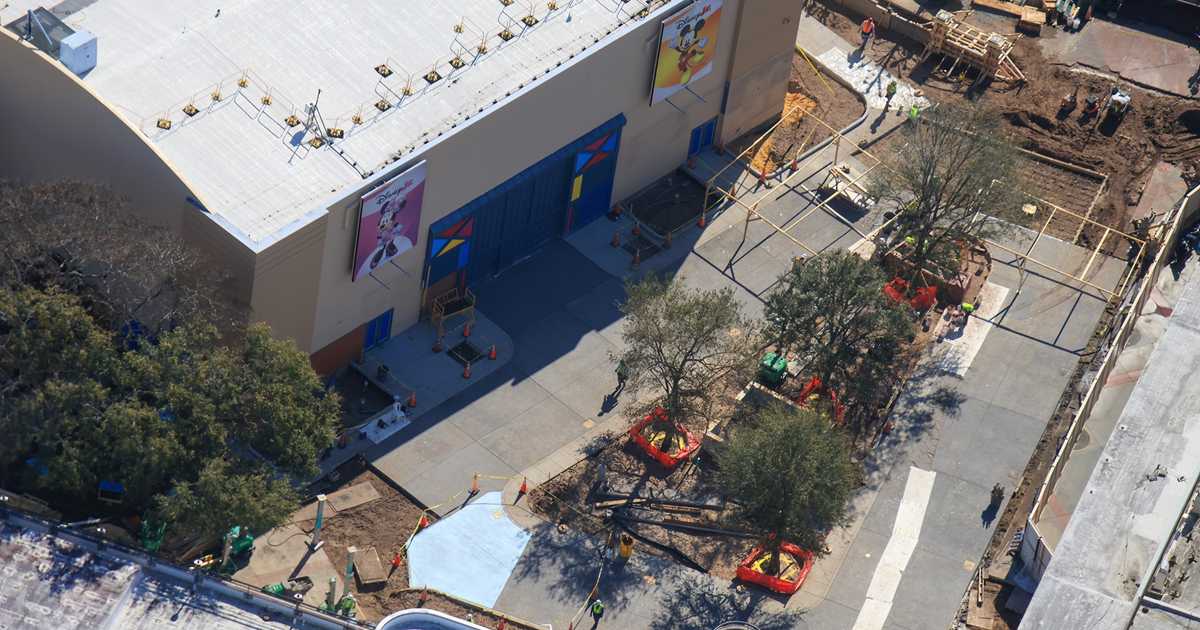 Bioreconstruct Animation Courtyard Animation Courtyard Transformation: Aerial Construction Photos ...