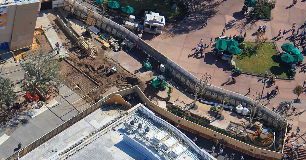 Bioreconstruct Animation Courtyard Animation Courtyard Transformation: Aerial Construction Photos ...