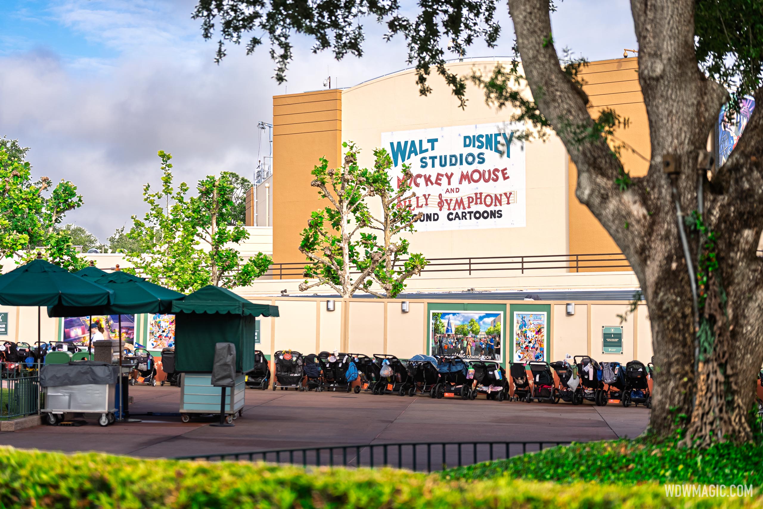 Walt Disney Studios Courtyard Walkway Opens, Vintage Sign Progress at Hollywood Studios
