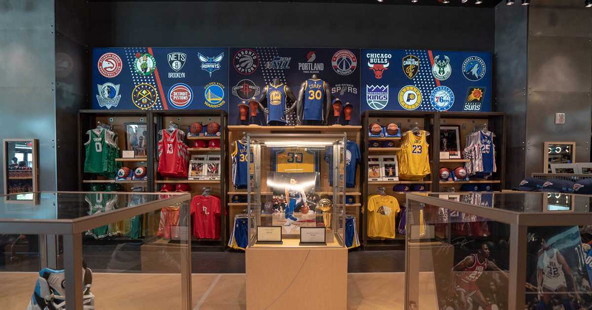 Nba Store Custom Lab NBA Experience Store overview - Photo 7 of 15