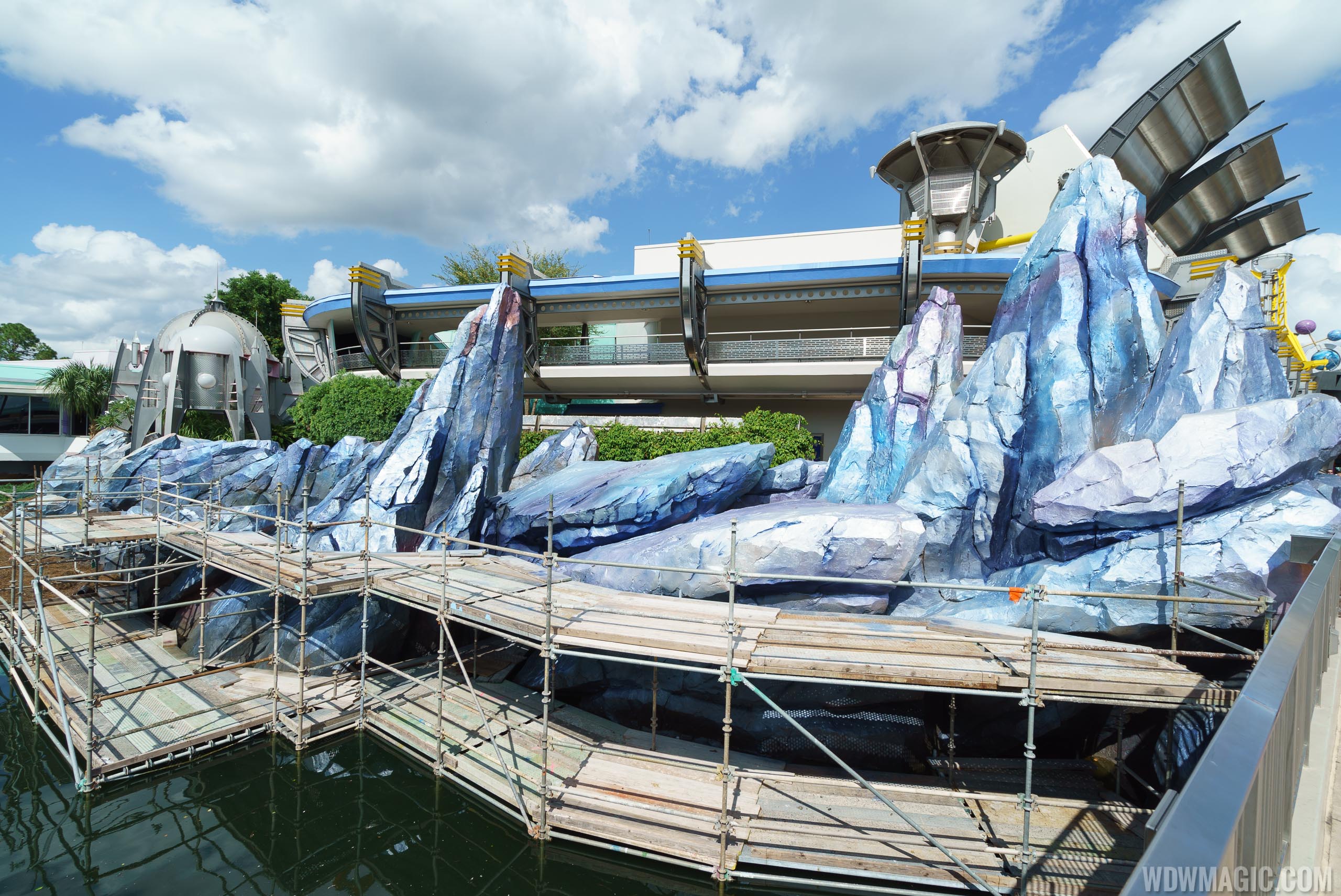 PHOTOS - New color scheme for the Magic Kingdom's Tomorrowland rock work