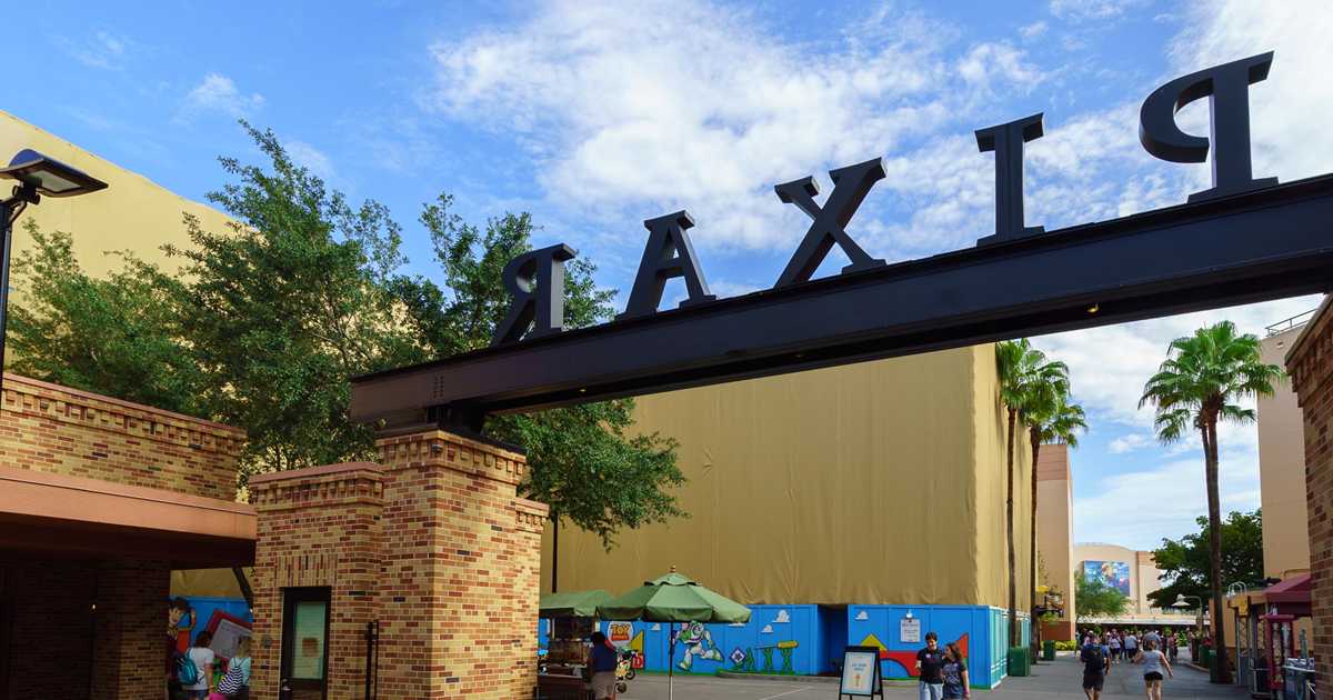 toy story land entrance