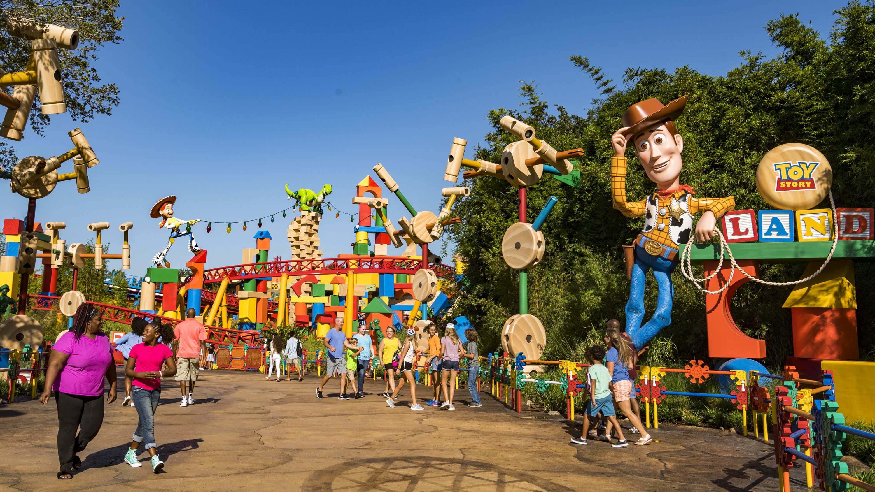 PHOTOS - Take a tour through Toy Story Land