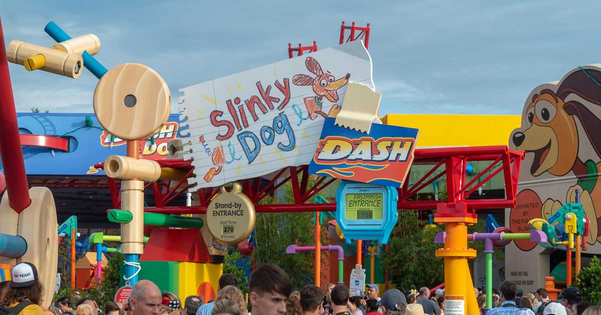 Toy Story Land opening day crowds - Photo 3 of 13