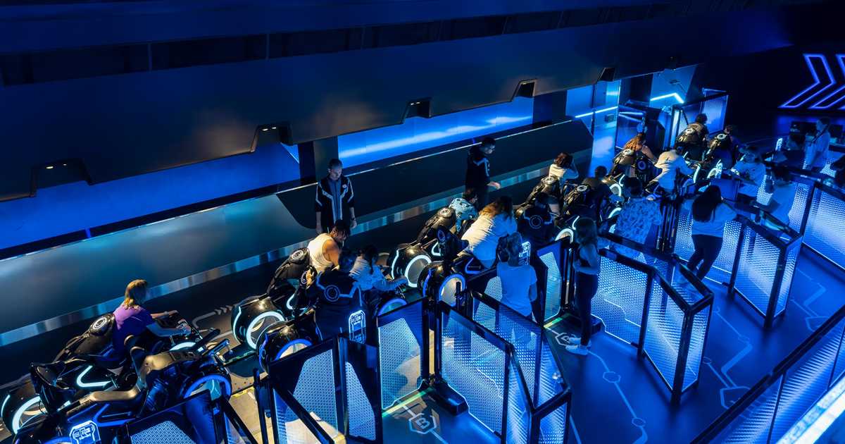 TRON Lightcycle Run overview - Photo 17 of 39